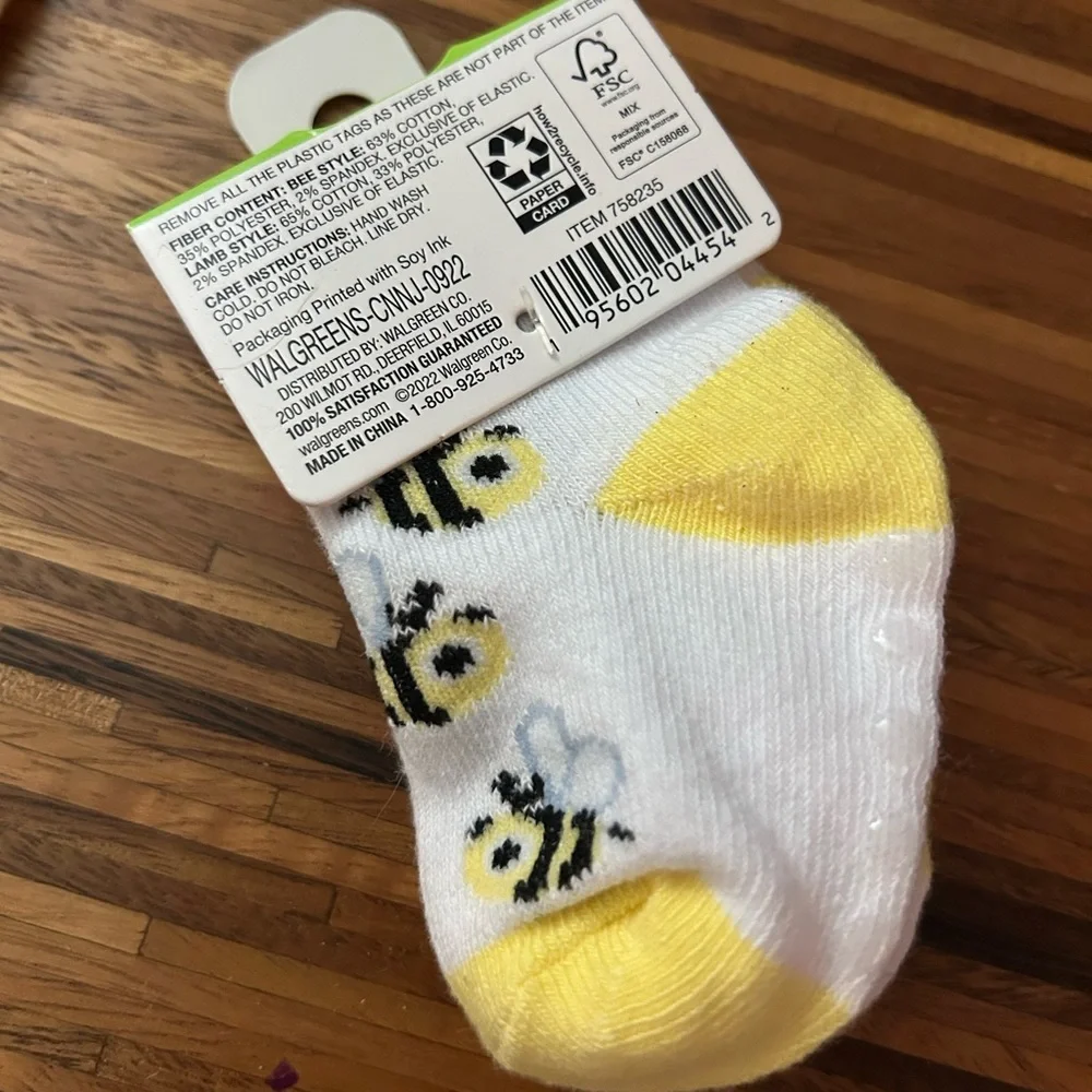 Happy Go Fluffy Baby Easter Set — Bib + 2 Pairs of Socks